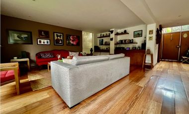 Casa de tres niveles en venta en Bogotá, Suba