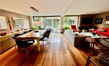 Casa de tres niveles en venta en Bogotá, Suba