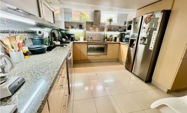 Casa de tres niveles en venta en Bogotá, Suba