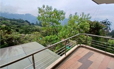 Casa en Arriendo Loma del Escobero Envigado