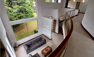 Casa en Arriendo Loma del Escobero Envigado