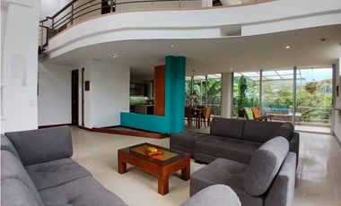 Casa en Arriendo Loma del Escobero Envigado