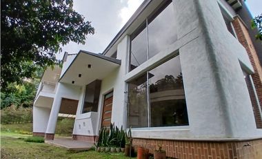 Casa en Arriendo Loma del Escobero Envigado