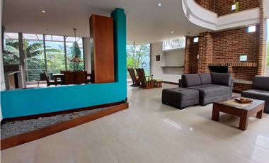 Casa en Arriendo Loma del Escobero Envigado