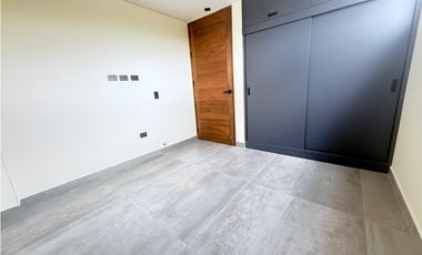 ARRIENDO CASA AMPLIA CAMPESTRE  EN EL CARMEN DE VIBORAL, ANTIOQUIA