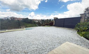 ARRIENDO CASA AMPLIA CAMPESTRE  EN EL CARMEN DE VIBORAL, ANTIOQUIA