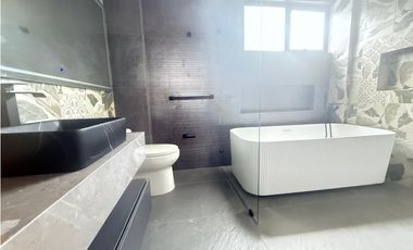 ARRIENDO CASA AMPLIA CAMPESTRE  EN EL CARMEN DE VIBORAL, ANTIOQUIA