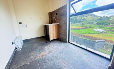 ARRIENDO CASA AMPLIA CAMPESTRE  EN EL CARMEN DE VIBORAL, ANTIOQUIA