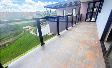 ARRIENDO CASA AMPLIA CAMPESTRE  EN EL CARMEN DE VIBORAL, ANTIOQUIA