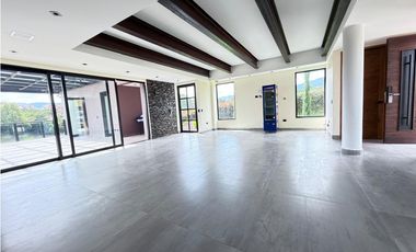 ARRIENDO CASA AMPLIA CAMPESTRE  EN EL CARMEN DE VIBORAL, ANTIOQUIA