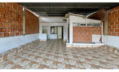 Casa de tres pisos con terraza en venta | Luis Carlos Galán - Palmira