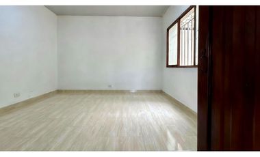 Casa de tres pisos con terraza en venta | Luis Carlos Galán - Palmira