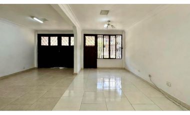 Casa de tres pisos con terraza en venta | Luis Carlos Galán - Palmira