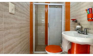 Casa de tres pisos con terraza en venta | Luis Carlos Galán - Palmira