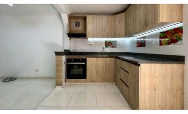 Casa de tres pisos con terraza en venta | Luis Carlos Galán - Palmira