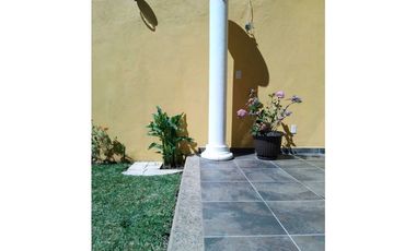 CASA CON BELLOS TOQUES ARQUITECTONICOS EN VENTA EN SCLC