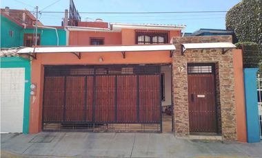 CASA CON BELLOS TOQUES ARQUITECTONICOS EN VENTA EN SCLC