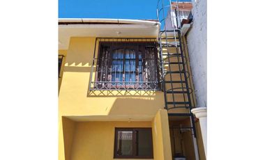 CASA CON BELLOS TOQUES ARQUITECTONICOS EN VENTA EN SCLC