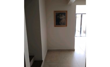 CASA CON BELLOS TOQUES ARQUITECTONICOS EN VENTA EN SCLC