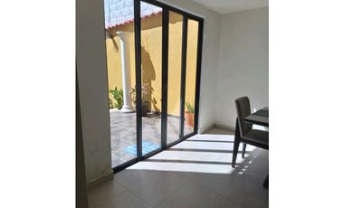 CASA CON BELLOS TOQUES ARQUITECTONICOS EN VENTA EN SCLC