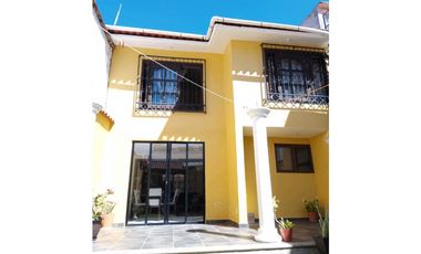 CASA CON BELLOS TOQUES ARQUITECTONICOS EN VENTA EN SCLC