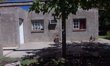 CASA DE 2 HABITACIONES. ZONA URBANA. ZONDA