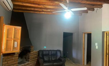 Casa de 3 habitaciones.Jardín parquizado. Albardon