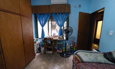 VENTA PH 3 AMBIENTES CON TERRAZA A REFACCIONAR