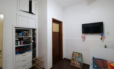 CASA EN VENTA 4 AMBIENTES LOMAS DE ZAMORA  CREDITO