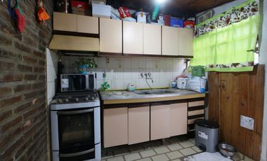 CASA EN VENTA 4 AMBIENTES LOMAS DE ZAMORA  CREDITO