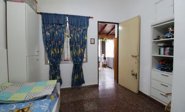 CASA EN VENTA 4 AMBIENTES LOMAS DE ZAMORA  CREDITO