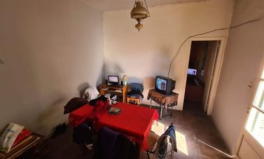 VENTA CASA LOTE PROPIO A RECICLAR VILLA LUGANO