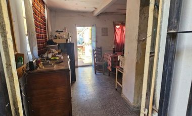 VENTA CASA LOTE PROPIO A RECICLAR VILLA LUGANO