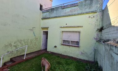 VENTA CASA LOTE PROPIO A RECICLAR VILLA LUGANO