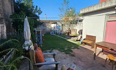 VENTA CASA LOTE PROPIO A RECICLAR VILLA LUGANO