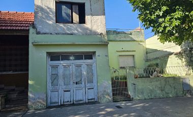 VENTA CASA LOTE PROPIO A RECICLAR VILLA LUGANO