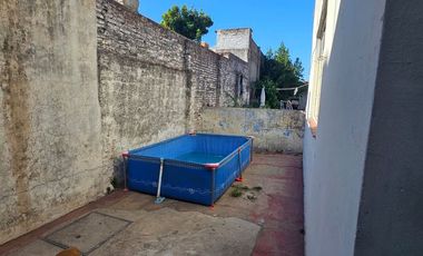 VENTA CASA LOTE PROPIO A RECICLAR VILLA LUGANO