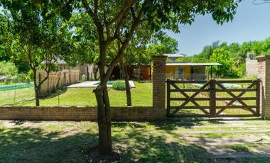 CASA EN VENTA, PILETA, BARRIO SANTA ROSA, ANDINO