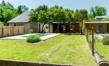 CASA EN VENTA, PILETA, BARRIO SANTA ROSA, ANDINO