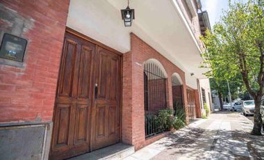 Casa En Venta San Martín Jardín Pileta + 2 deptos!