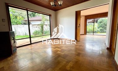 Casa en Arriendo en COD39850 Amplia casa aptitud oficina y comercial en Avenida Hochestter