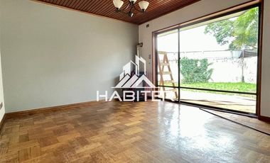 Casa en Arriendo en COD39850 Amplia casa aptitud oficina y comercial en Avenida Hochestter