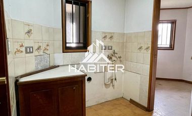 Casa en Arriendo en COD39850 Amplia casa aptitud oficina y comercial en Avenida Hochestter