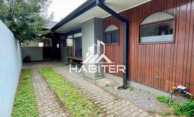 Casa en Arriendo en COD39850 Amplia casa aptitud oficina y comercial en Avenida Hochestter