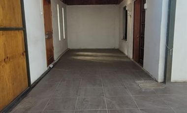 Casa en Arriendo en Casa en venta en Av. Los Loros