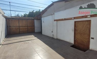 Casa en Arriendo en Casa en venta en Av. Los Loros