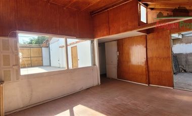 Casa en Arriendo en Casa en venta en Av. Los Loros