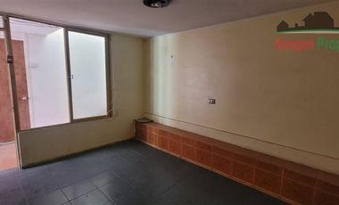 Casa en Arriendo en Casa en venta en Av. Los Loros