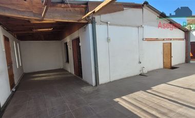 Casa en Arriendo en Casa en venta en Av. Los Loros