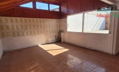 Casa en Arriendo en Casa en venta en Av. Los Loros